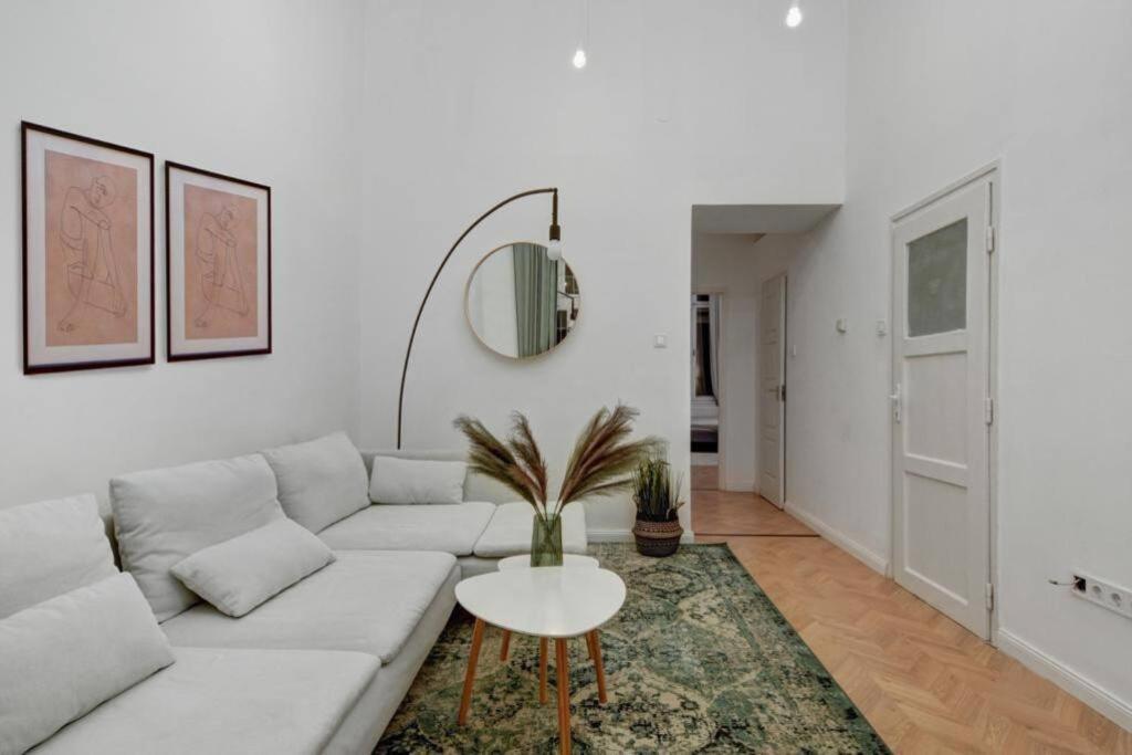 Lovely 3 Bedrooms Apartment In The Jewish Quarter บูดาเปสต์ ภายนอก รูปภาพ